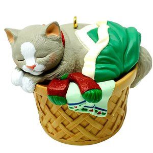 Hallmark 1998 CAT NAPS Ornament Kitty Cat in Laundry Basket Christmas NOS